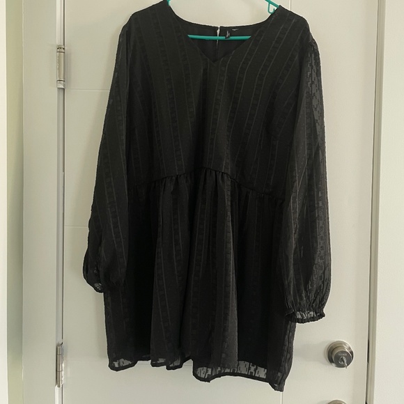 Black Blouse - Picture 1 of 2